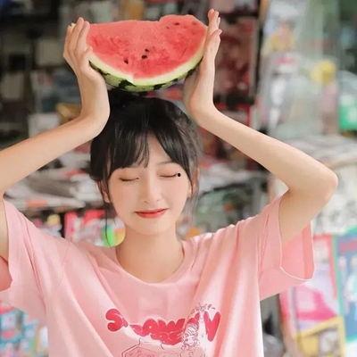 娱乐吃瓜酱头像女生,揭秘娱乐吃瓜酱头像背后的魅力女生